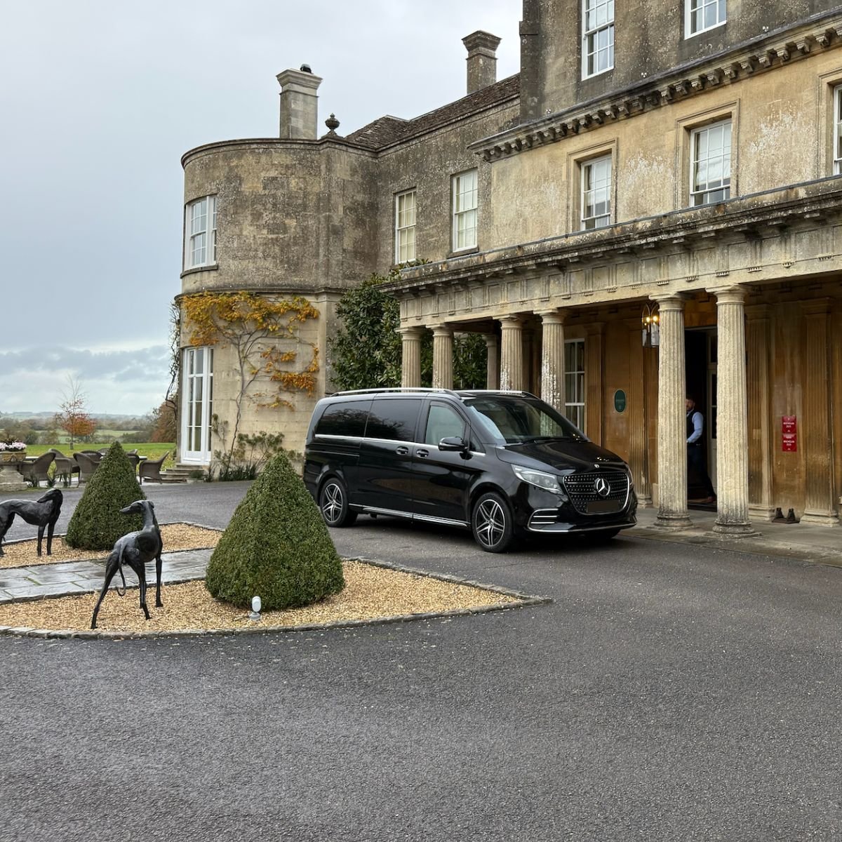 Chauffeur Driven Cars,Chauffeured Cars,Luxury Chauffeur Cars